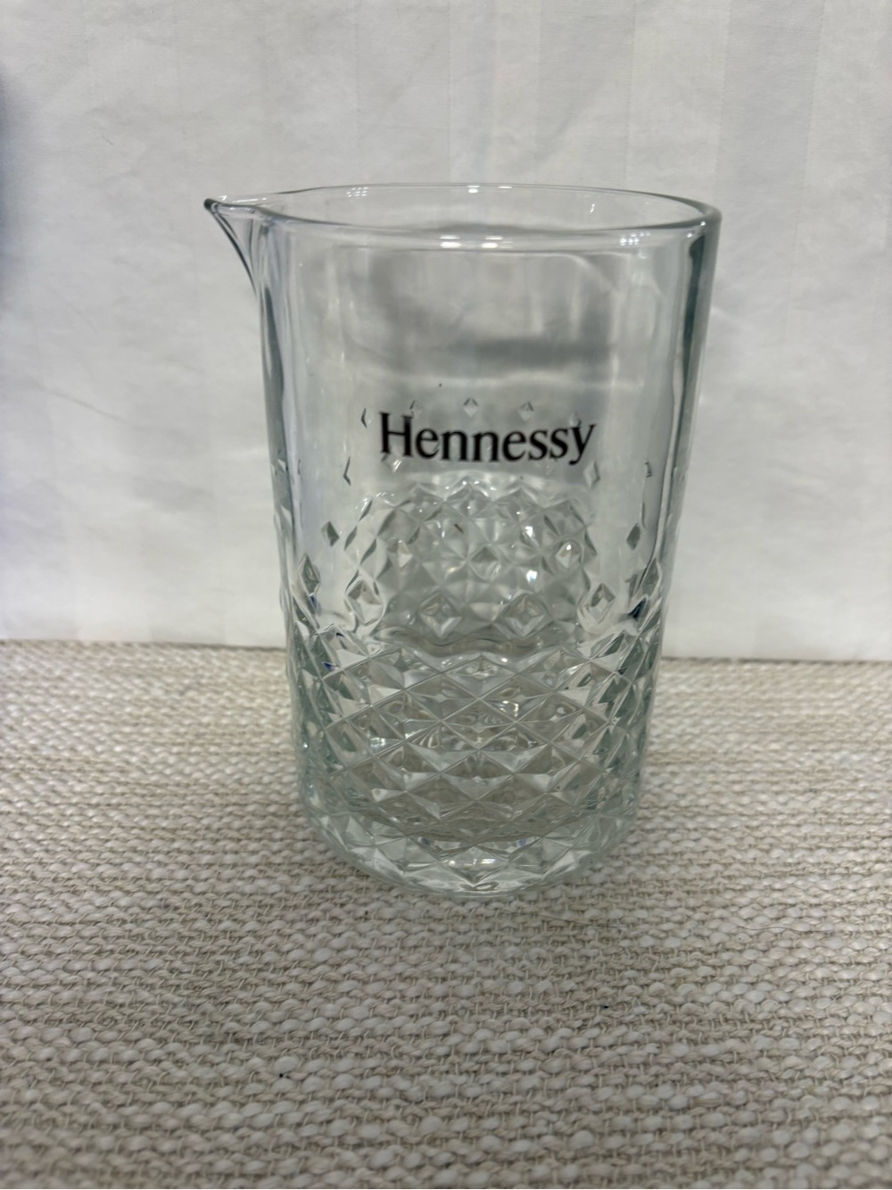 Henne Clear Textured Glass Mixing Beaker with Spout